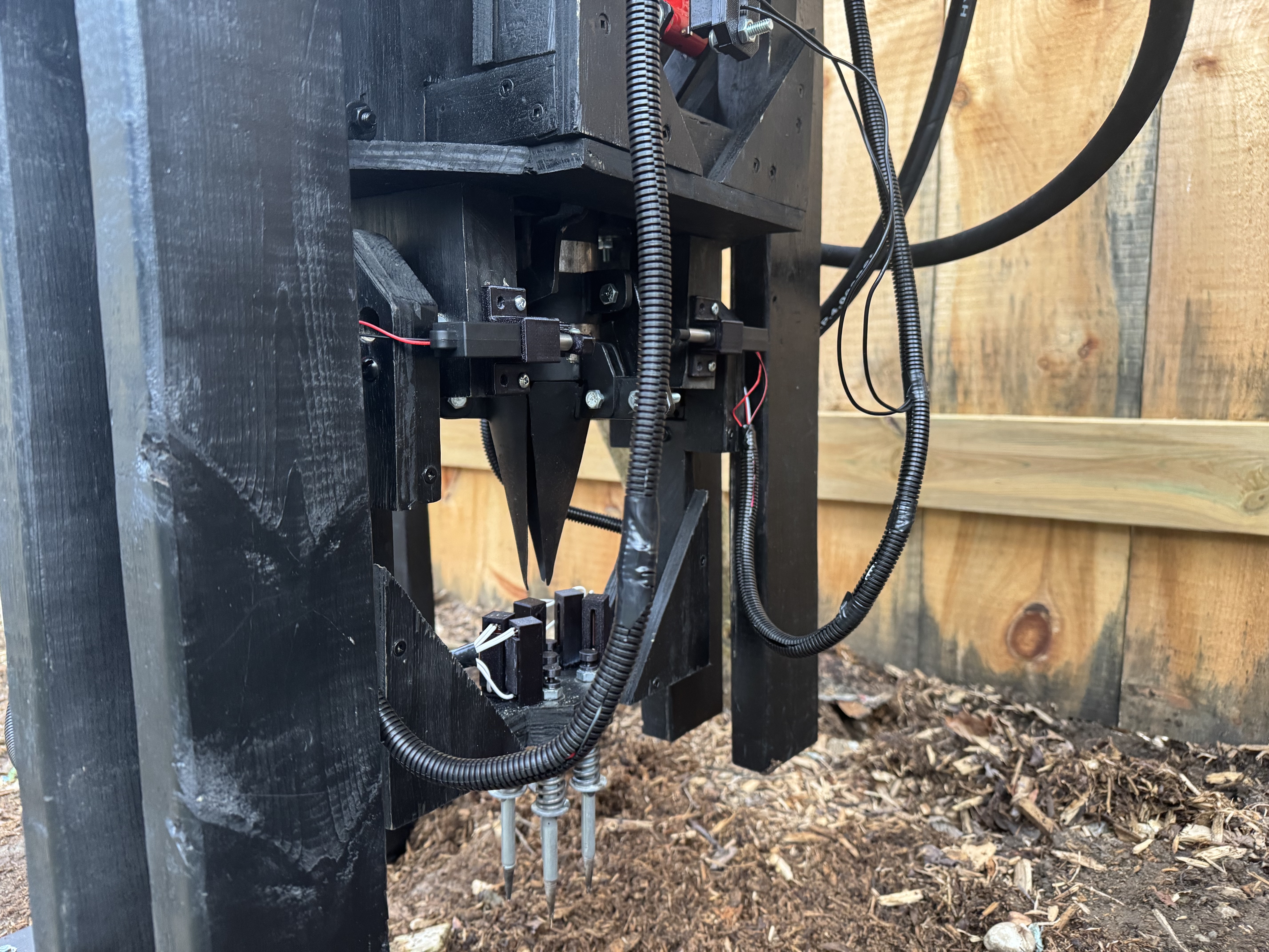 Tree-planting robot photo 2